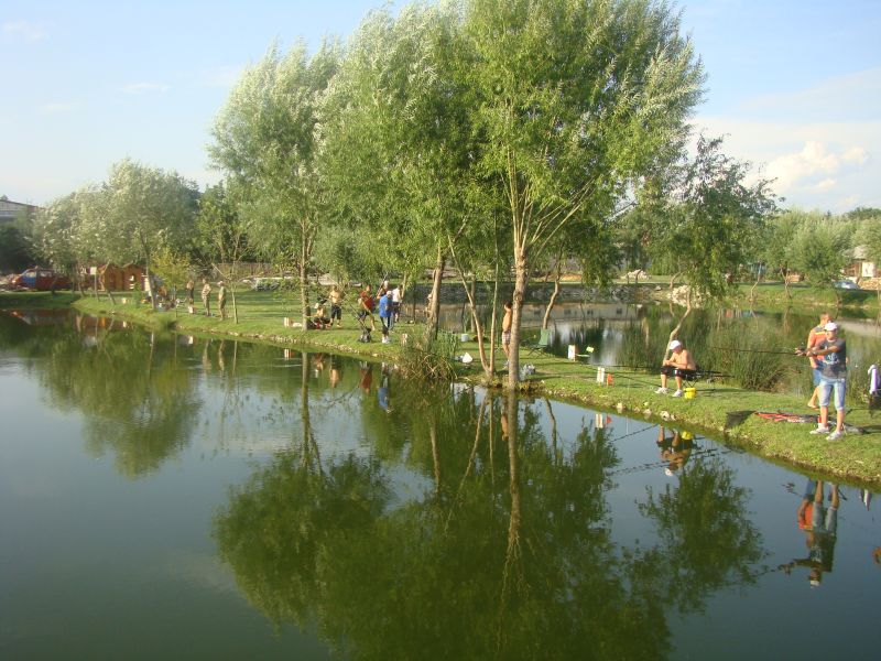 Jandarmii gorjeni s-au întrecut la pescuit