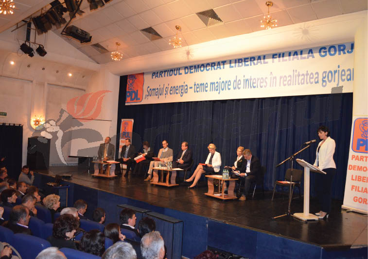 Invitaţii Morega şi Ruşeţ nu s-au abţinut să critice pedeliştii la simpozionul PDL