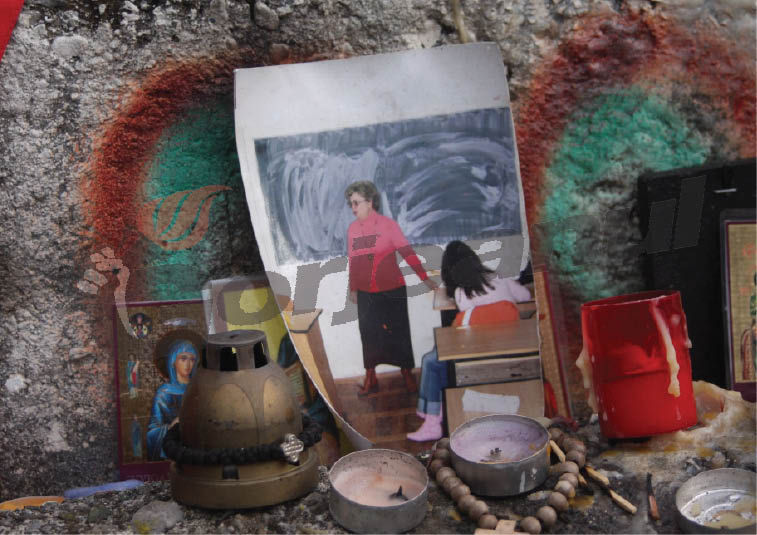 Flori, candele şi fotografii şi pentru gorjeanca decedată în accidentul din Muntenegru