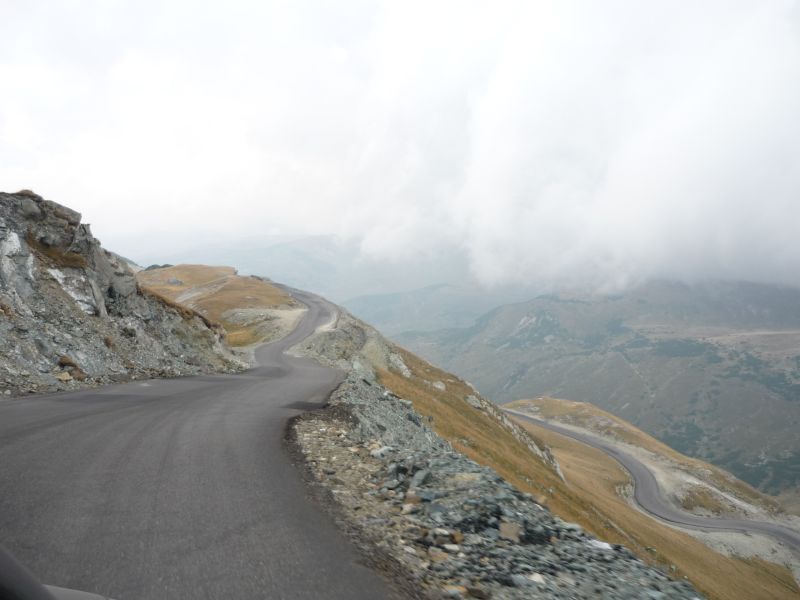 Maşină răsturnată pe D.N. 67 C