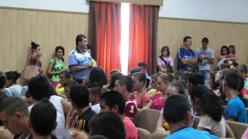 Poliţiştii gorjeni s-au întâlnit cu elevii din judeţ