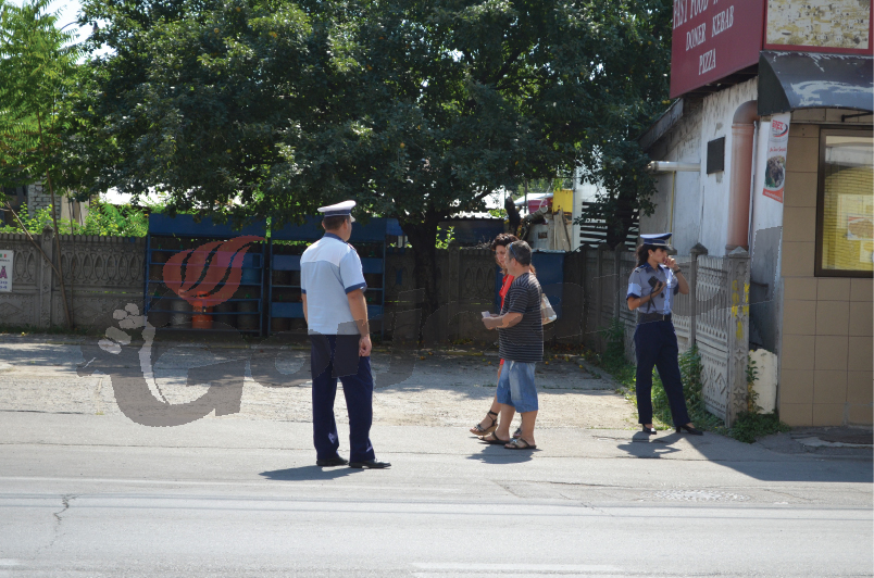 250 de pietoni, amendaţi pentru traversare neregulamentară