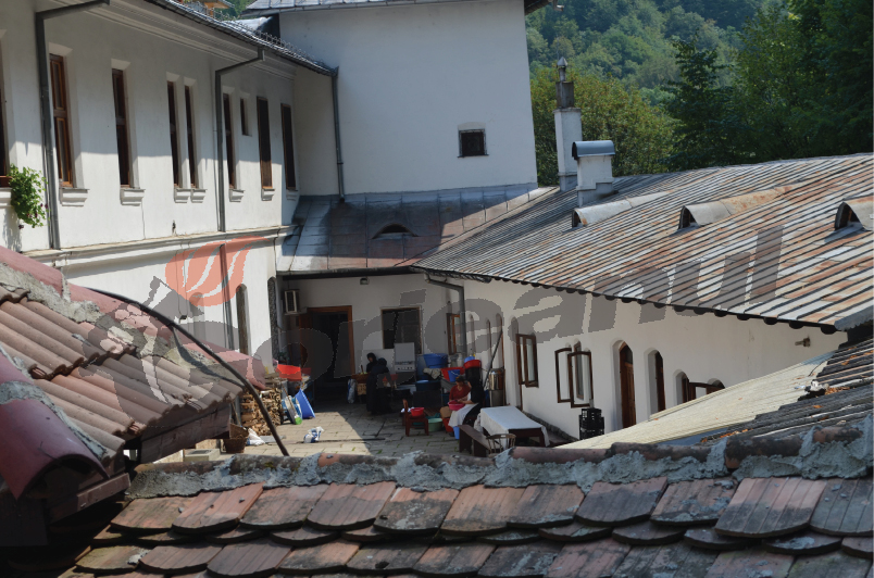 Măicuţă de la Mănăstirea Tismana, fugită după un mirean din Turceni