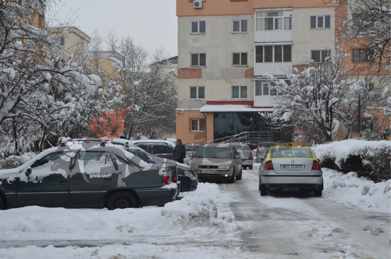 Parcările din Târgu-Jiu, deszăpezite