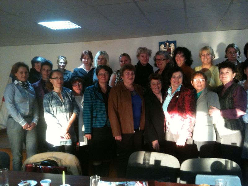 Dezbateri cu femeile social-democrate din Târgu-Cărbuneşti