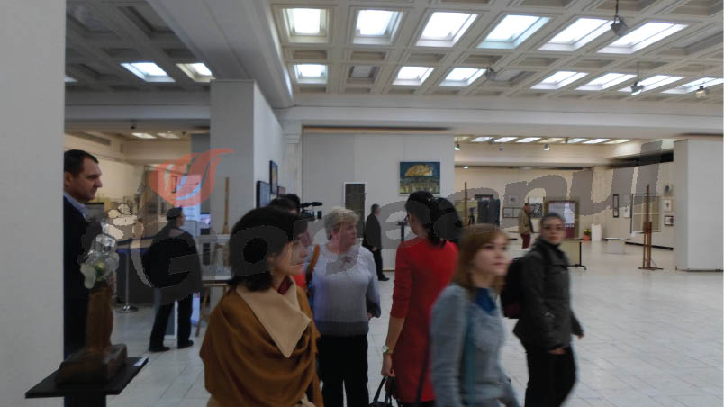 În organizarea Consiliului Judeţean! – Artiştii Gorjului – Filiala UAP locală au impresionat Micul Paris, la Palatul Parlamentului