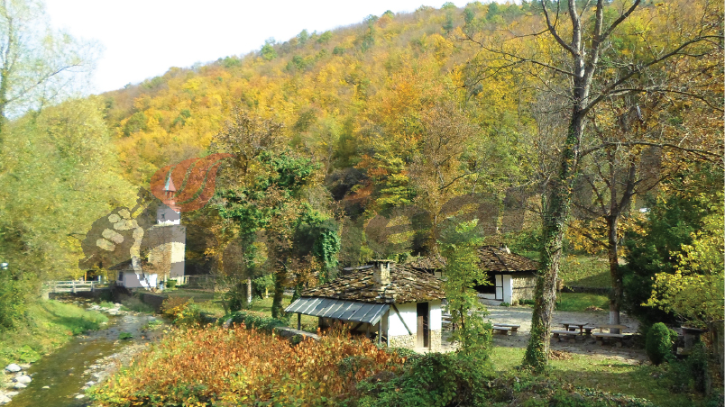 O altă lume, cu autostrăzi, şosele şi agricultură în care tractoarele chiar arau