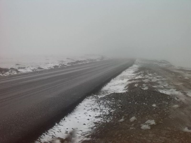 Prima ninsoare, primele probleme, Transalpina, acoperită cu câţiva centimetri de zăpadă