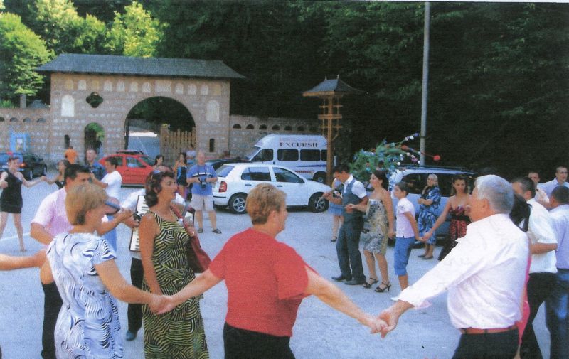 Portul, cântecul şi jocul în satul Pocruia, judeţul Gorj (II)