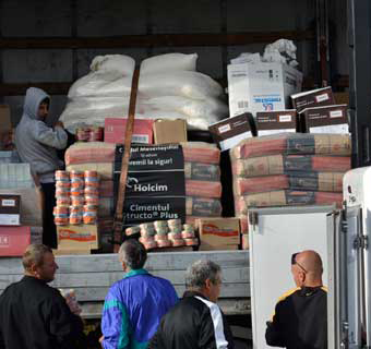 Ajutoare trimise din Gorj la sinistraţi – Opt tone de alimente, zece metri cubi de cherestea, ciment şi cărămidă