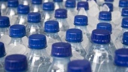 Peste 1.400 de litri de apă minerală, retraşi de la comercializare