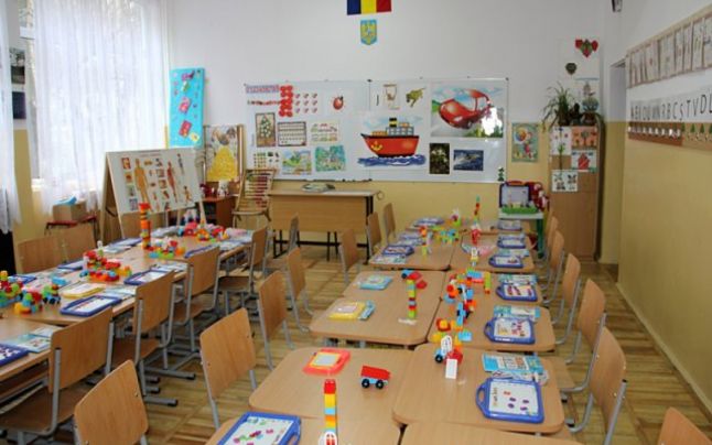 Peste 200 de dascăli gorjeni, pregătiţi să predea la clasa zero