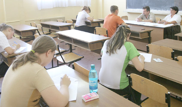 Examene de corigenţă pentru elevii de clasa a VIII-a
