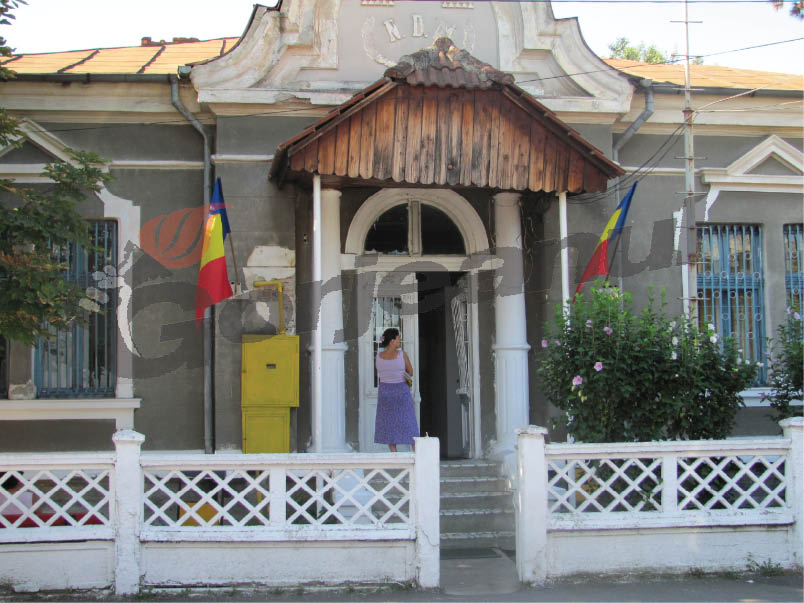 Aglomeraţie la buletine în Târgu-Jiu