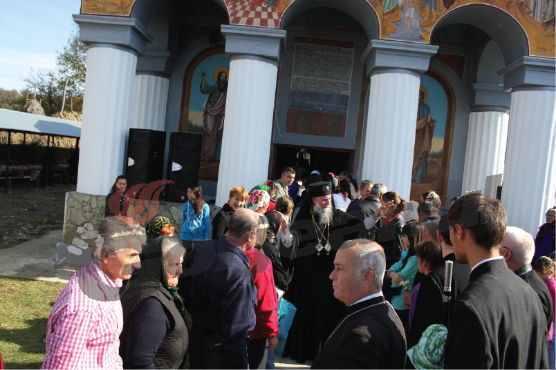 Sărbătoare duhovnicească la resfințirea a două biserici de parohie din Protopopiatul Tg. Cărbunești