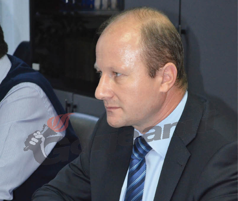 Petroniu bate fierul vechi de la CEO până-i cald