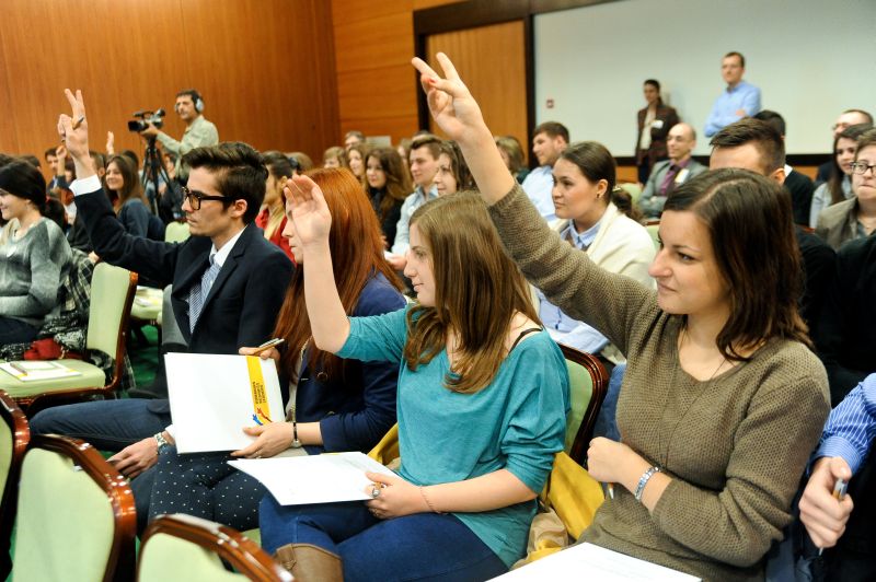 Se caută lideri în rândul liceenilor din Gorj