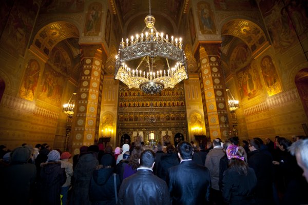 Creştinii din Târgu-Jiu au sărbătorit Tăierea Capului Sfântului Ioan Botezătorul