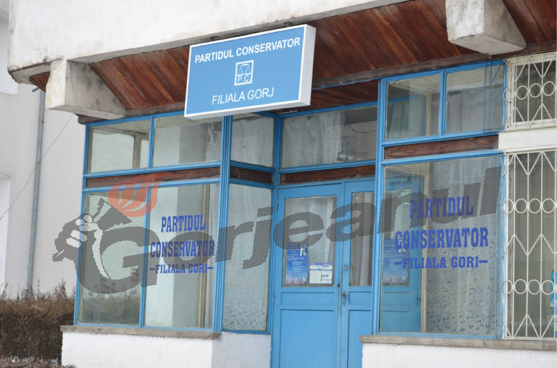 Conservatorii îşi fac campanie printre gorjence