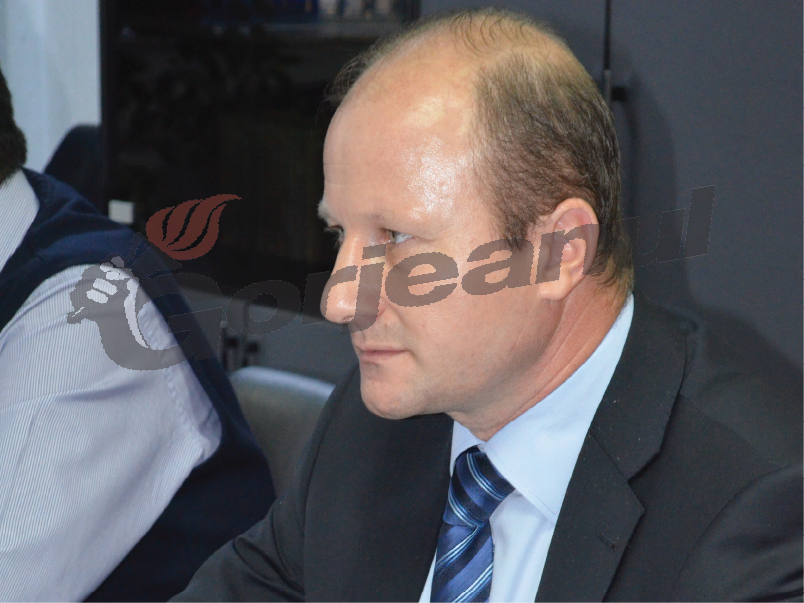 Fierul vechi din CEO, ghiulea de piciorul lui Petroniu