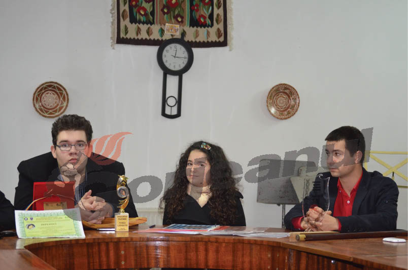 Elevii Şcolii Populare de Artă din Târgu-Jiu premiaţi “pe bandă rulantă”