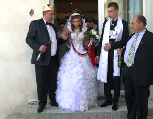 Rromii din Meteor nu merg la nunta prinţesei Lucy Stănescu