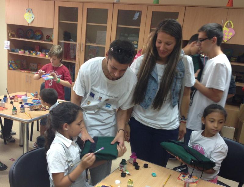 Rechizite şcolare pentru copiii Centrului “Sfântul Vasile cel Mare”