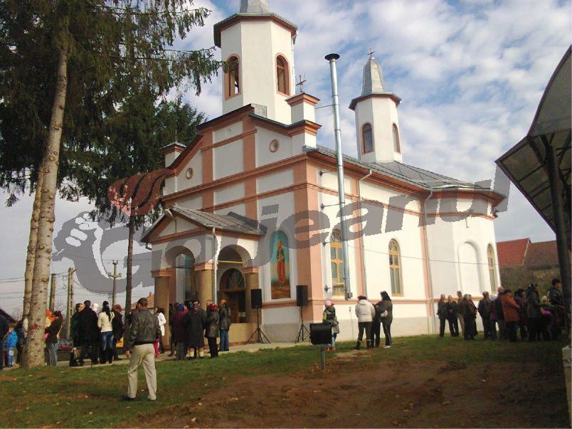 Sărbătoare duhovnicească aleasă, la resfințirea Bisericii din Parohia Dănești