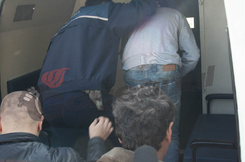 Cercetaţi pentru complicitate la furt calificat şi tăinuire