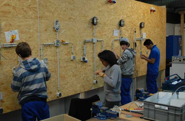 134 de elevi au optat pentru şcolile profesionale