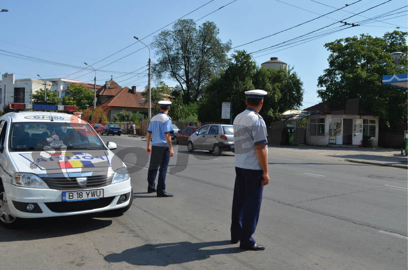 Aproape 900 de permise auto, reținute în weekend