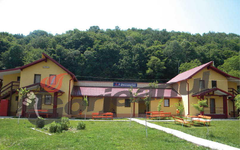 Pregătirile pentru deschiderea taberei de la Săcelu, pe ultima sută de metri