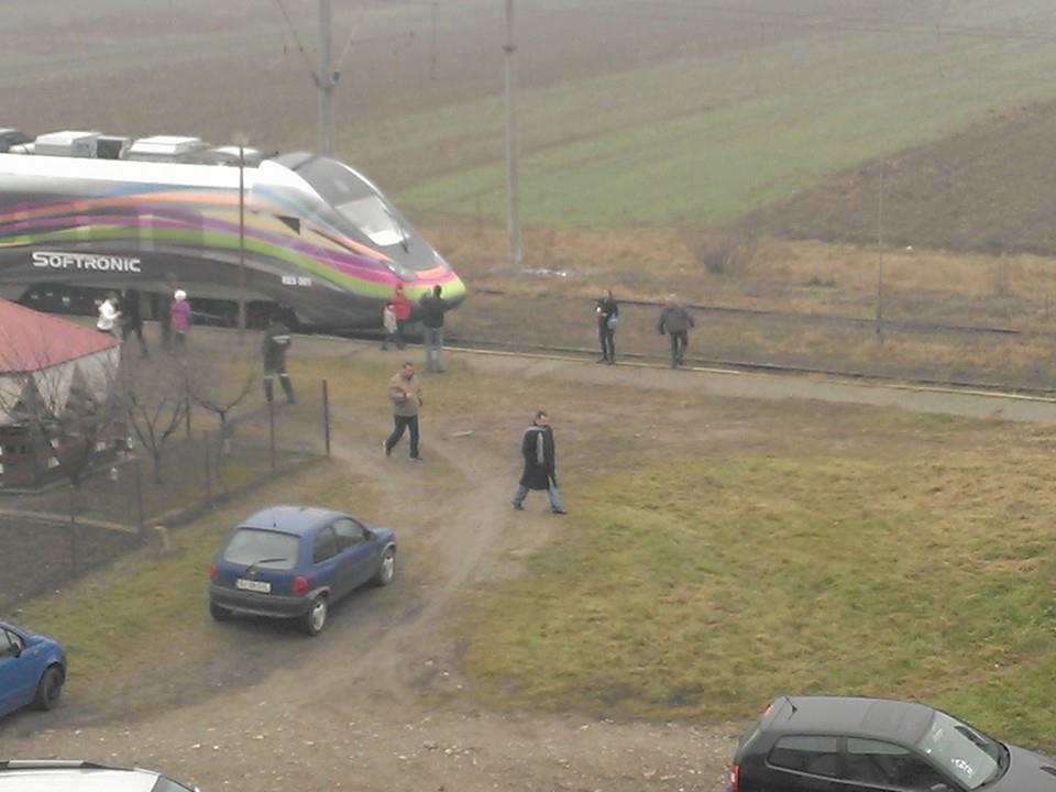 Motrenii opriră trenul SF la ei în gară: Biletele se iau de la “naşi”