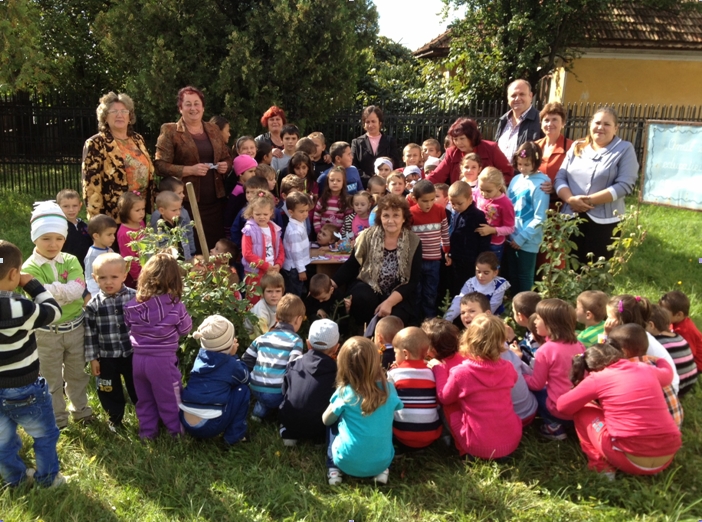 Ziua plantării arborilor-eno tree planting day
