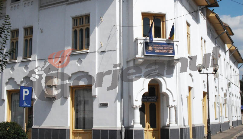 Cursuri gratuite de utilizare a calculatorului pentru seniori, la bibliotecă