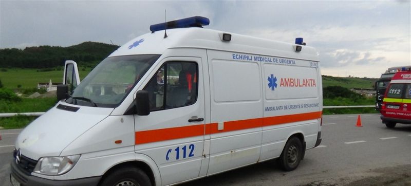 Târgujiancă, acroşată de o maşină pe trecerea de pietoni