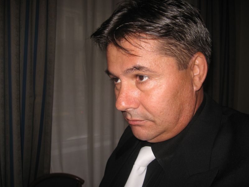 Despre hoțiile momentului și nemernicul, la vedere