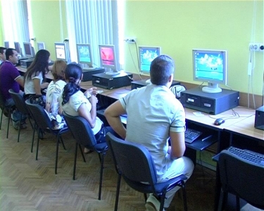 Concurs pentru liceenii pasionaţi de antreprenoriat şi tehnologie