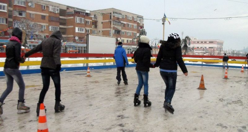 Astăzi se deschide patinoarul de la Rovinari