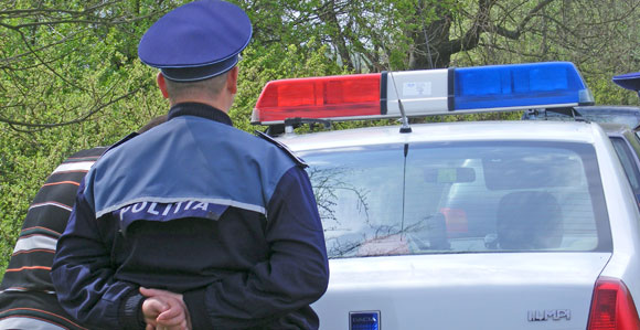 Scandalagii reţinuţi pentru 24 de ore