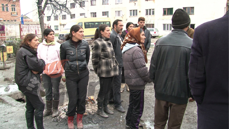 Copiii sărmanilor din Rovinari, căutați de polițiști