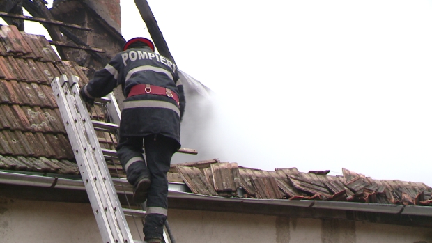 Incendiu la o anexă gospodărească din Logreşti