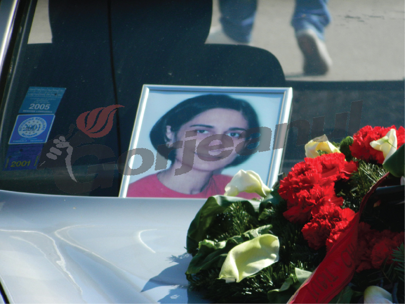 Doctorița moartă în Franța a fost înhumată la Scoarța