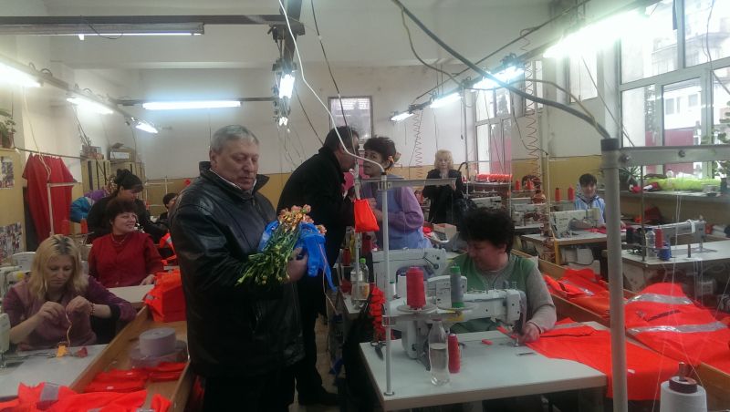 Berca şi-a făcut campanie printre croitoresele din Târgu-Jiu