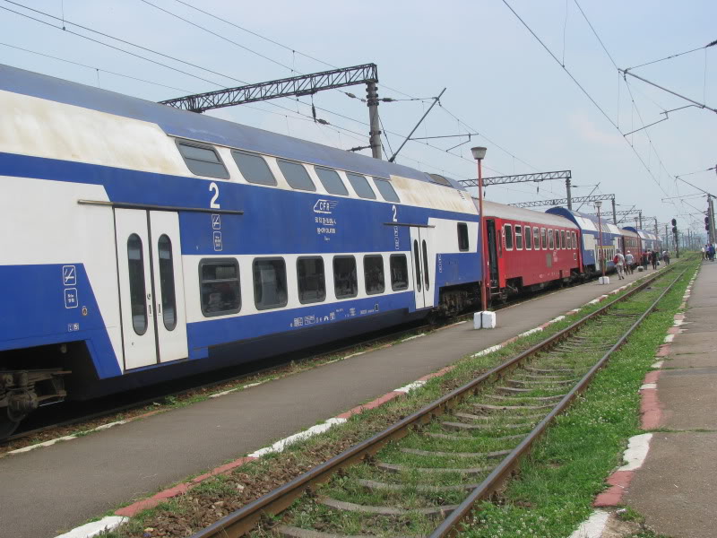 De 8 Martie, bilete de tren InterCity la jumătate de preţ pentru doamne şi domnişoare