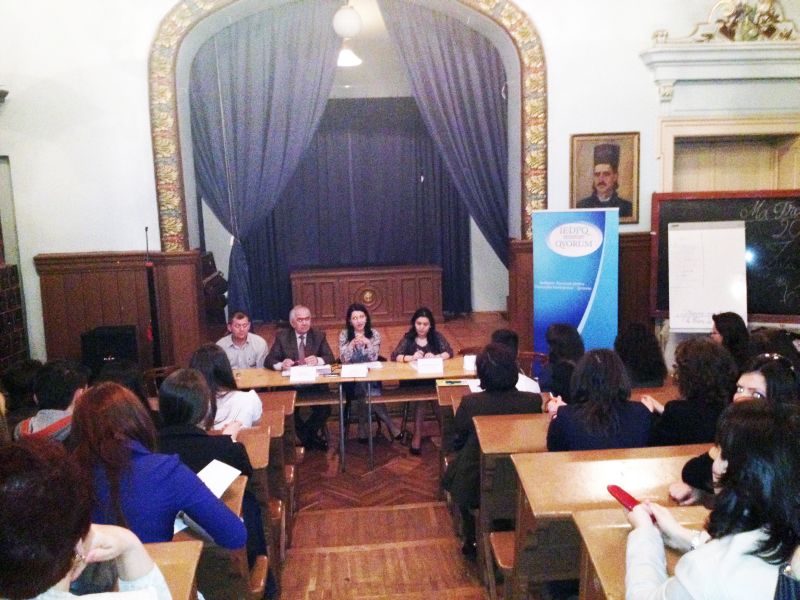 Tinerii liceeni, faţă în faţă cu reprezentanţii autorităţilor locale din Târgu-Jiu