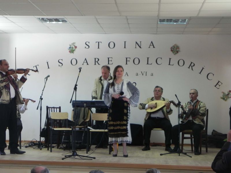 “Mărţişoare folclorice” la Stoina