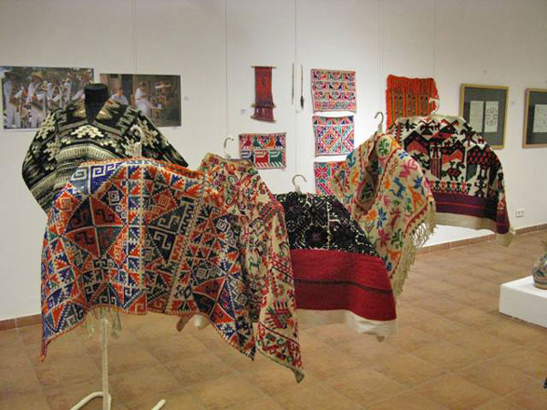 Tradiții și obiceiuri mexicane la Muzeul Județean Gorj