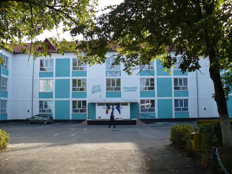 Și totuși, Performanța nu moare!