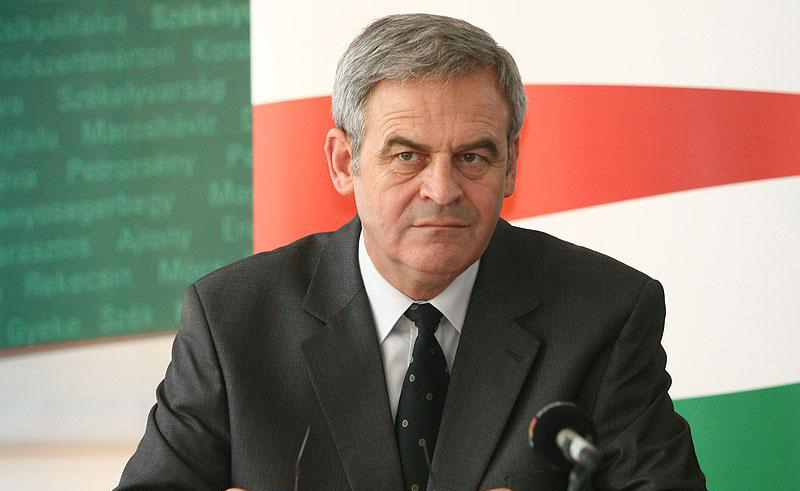 Pamflet de criză – Laszlo Tokes, făcătura securităţii şi amicilor săi Băsescu şi Viktor Orban